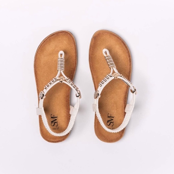 Boho Thong T-Strap White Sandals - Picture 6 of 6